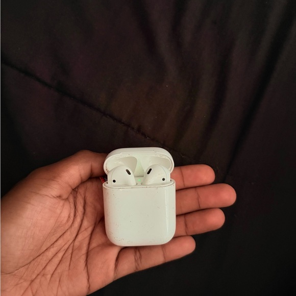 Apple White Earbud Headphones